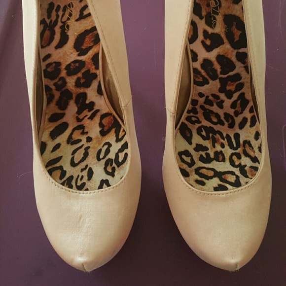 Heels - Picture 2 of 4