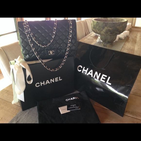 💰💰💰SOLD💰💰💰CHANEL maxi lambskin classic bag. - Picture 4 of 4