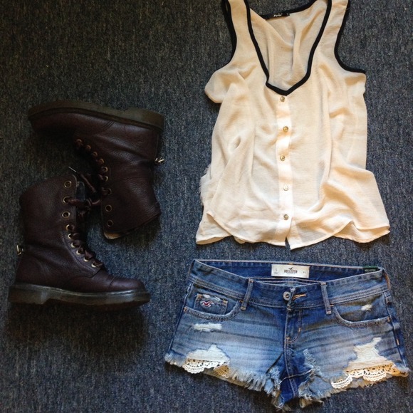 NWT hollister shorts lace trim