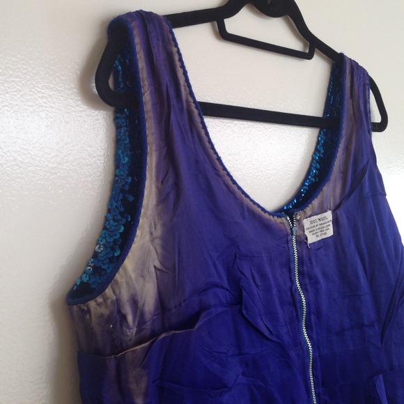 🎉HP🎉Blue sequins and silver embroidery top🎉 - Picture 3 of 4