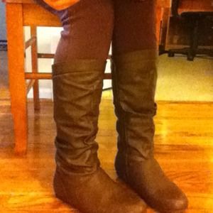 Chocolate brown size 5 boots
