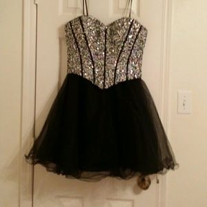 Prom dress worn for 3 hours!!!!