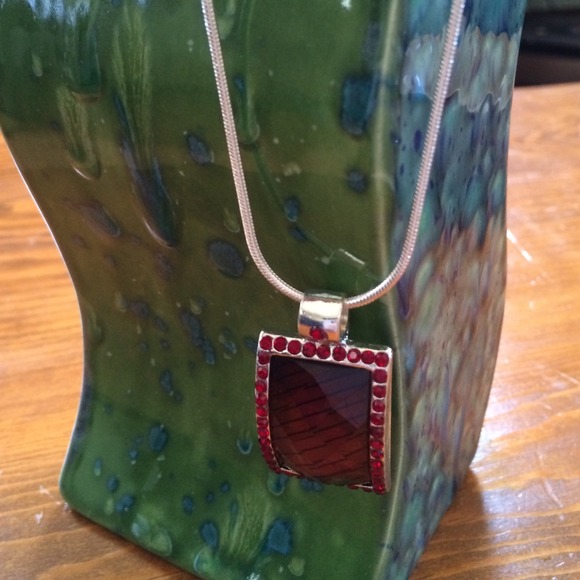 ✂️REDUCED✂️ NWOT Red Stone Necklace/Earrings