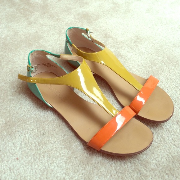 🚫🚫🚫SOLD Boutique 9 summer sandals🚫🚫🚫