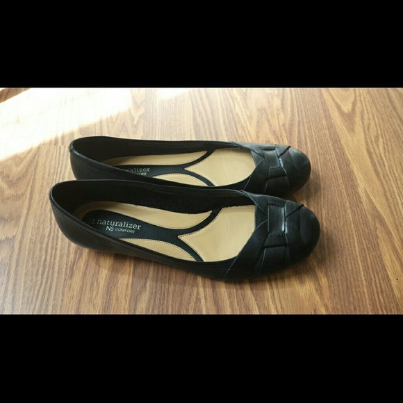 SOLD IN BUNDLE Naturalizer black leather shoes