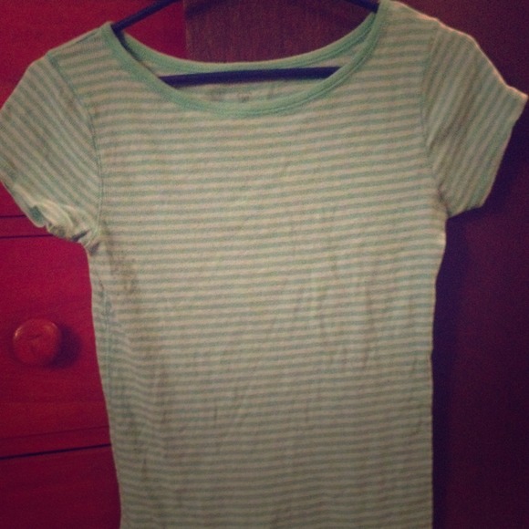 Gap shirt