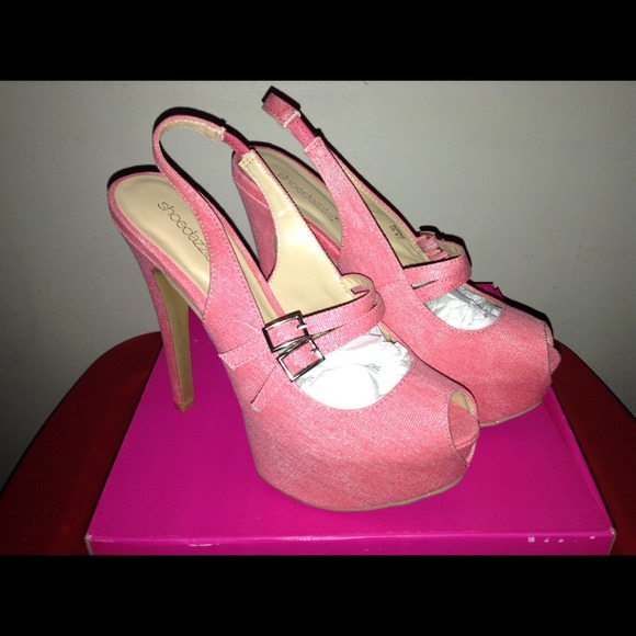 Peep toe platforms