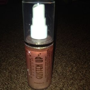 Kardashian beauty glistening body spritz