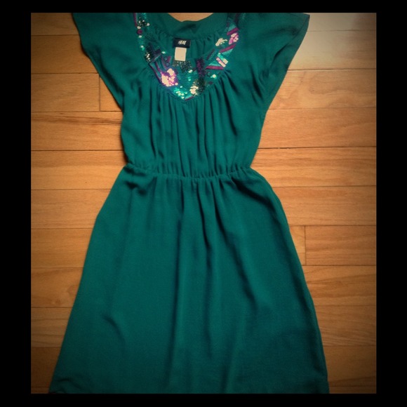 H&M Dresses & Skirts - H&M Day Dress with Sequined Collar $25