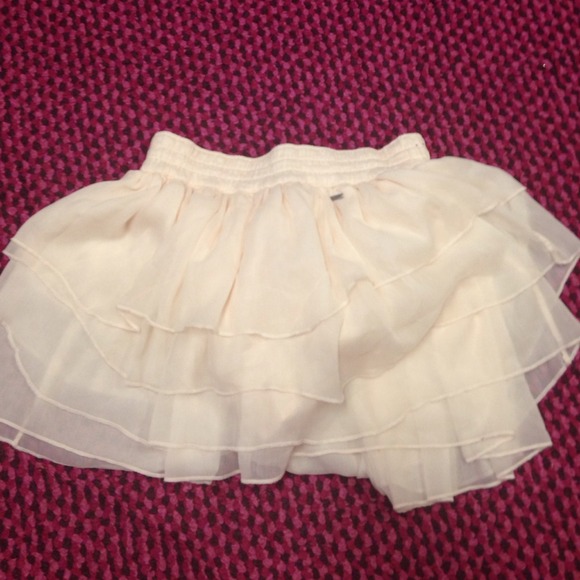 Hollister flowey skirt