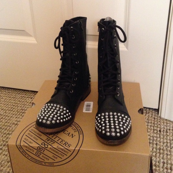 American Eagle Outfitters Boots - 🌟American eagle🌟 black studded lace up boots sz8