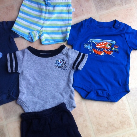 5pc. Misc NewBorn Bubdle - Picture 3 of 3