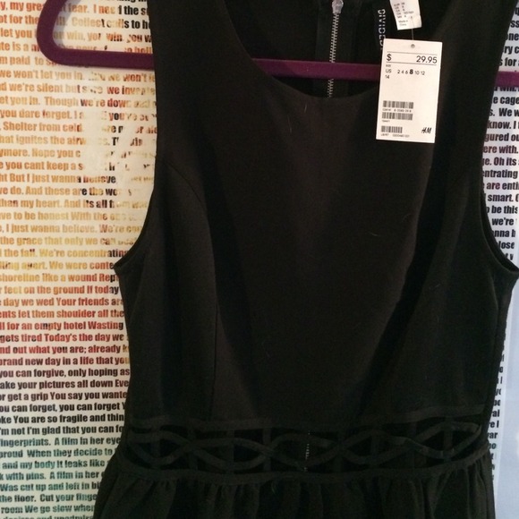 New with tags black H&M dress - Picture 3 of 4
