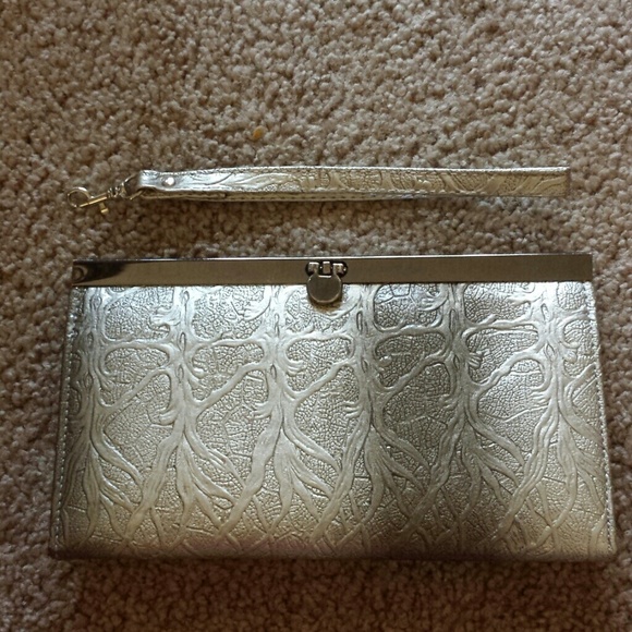 Flash sale stylish metallic wrislet wAllet