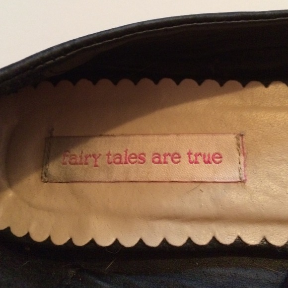 UrbanOutfitters black pointed flats - Picture 2 of 3