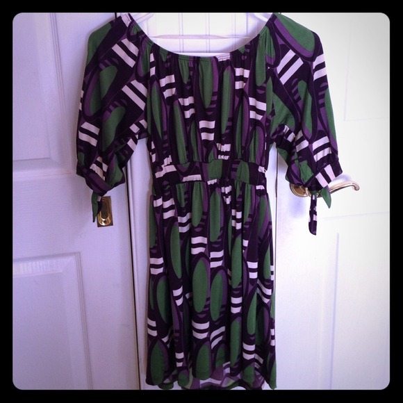Patterned tunic with 3/4 sleeve