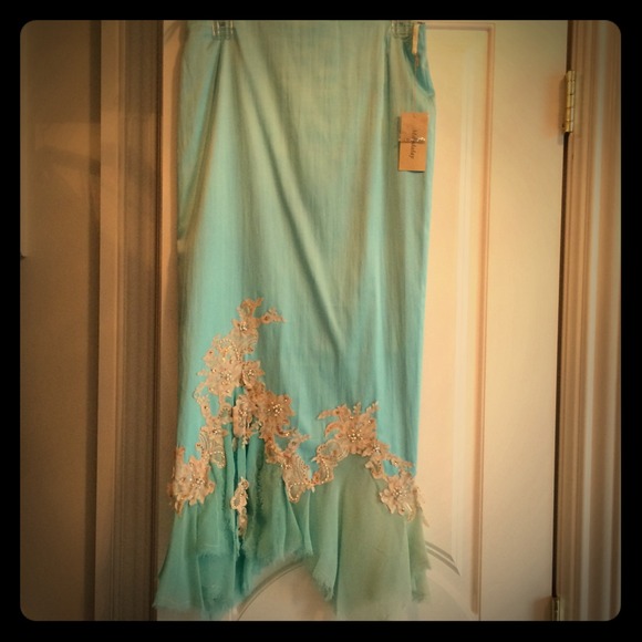 AQUA MANDALAY SKIRT