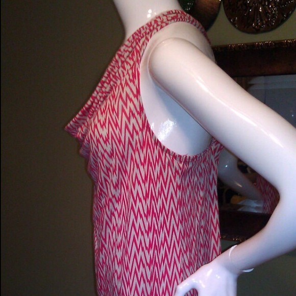 Express chevron tank - Picture 2 of 3