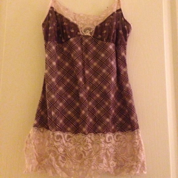 Weavers spaghetti strap tank size M