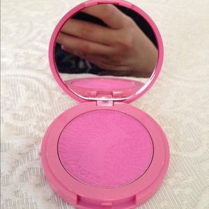 Tarte blush