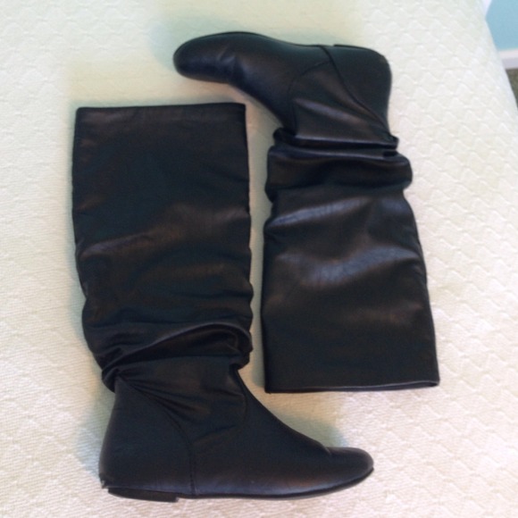 Chic Faux Leather Boots - Picture 3 of 4