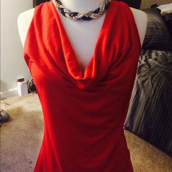 Flirty red tank!🎀💄
