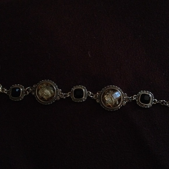 Beautiful flower and black bead bracelet