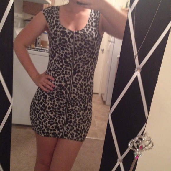H&m black & white cheetah dress