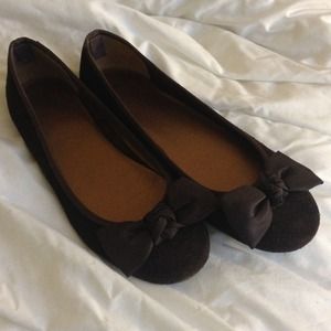 Brown suede GAP flats