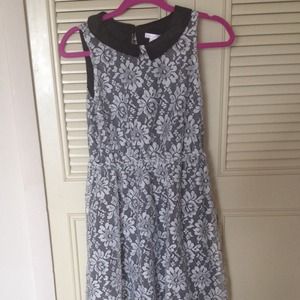 Peter Pan collar lace dress