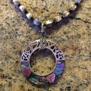 Silver necklace w/abalone shell