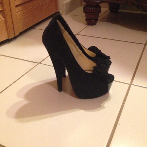 Shoes - Black Bow Peep Toe Heels