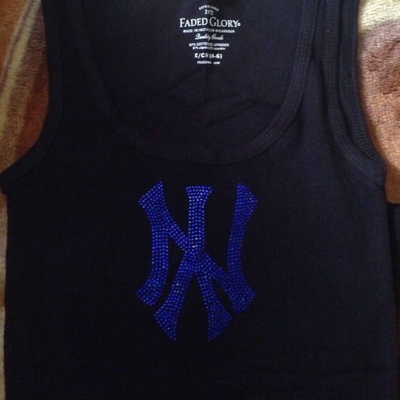 NY Yankees Rhinestone Tank - Picture 2 of 2