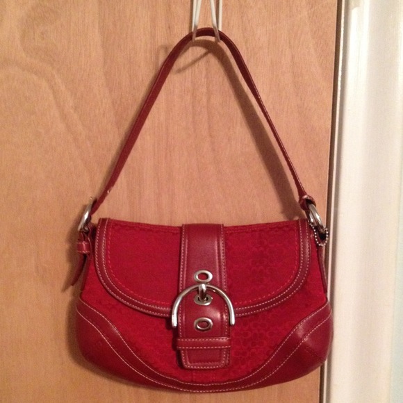 Red Coach purse 🌺 RESERVED
