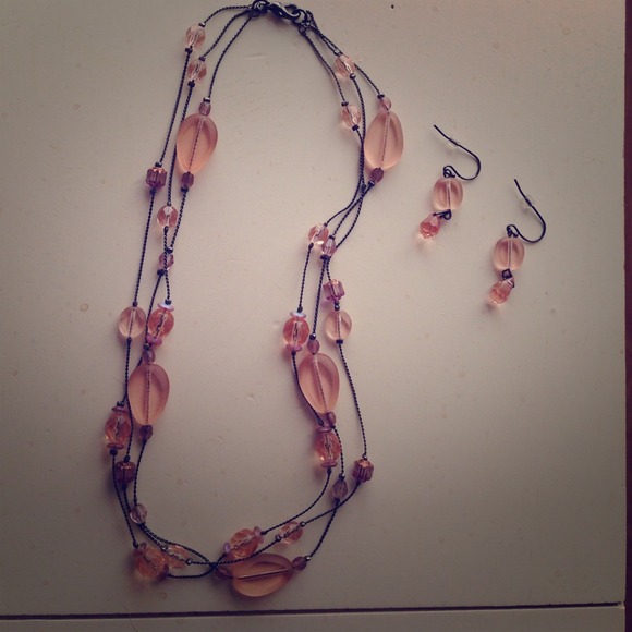 Necklace and earrings set