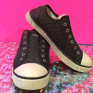 Ugg Australia "Laela Quilted" Black Size 9 !