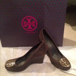Brand New- brown suede Tory Burch wedges