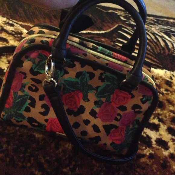 Sold - Picture 3 of 4