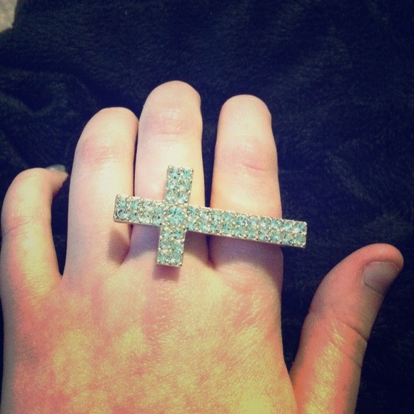 Bling cross ring - Picture 1 of 2