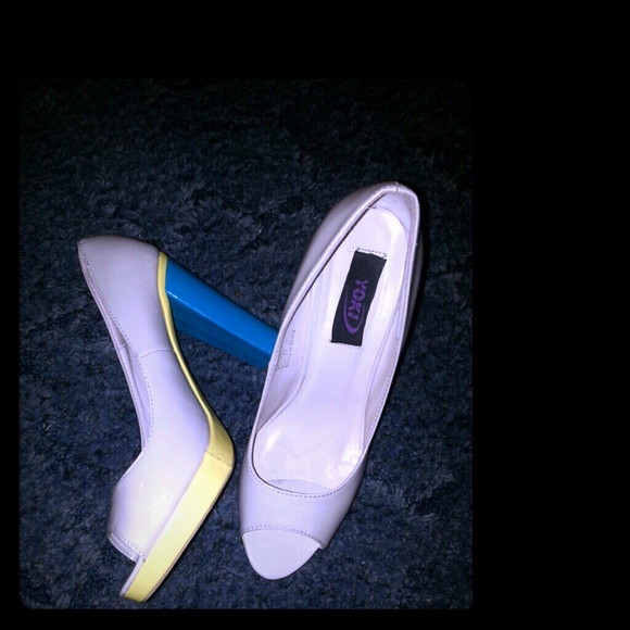 Cute tan, yellow and Turquoise Heels