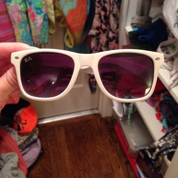 White ray ban wayfarers