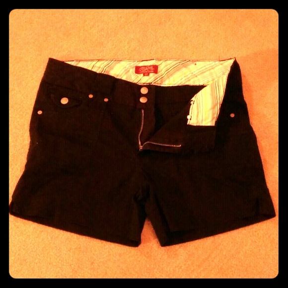 Women's shorts - Picture 1 of 1