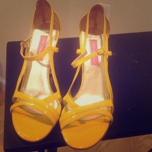 Betsy Johnson patent leather heels