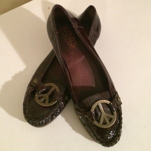 Michael Kors Patent leather peace sign flats