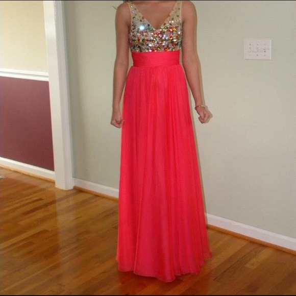 PINK prom dress! - Picture 2 of 3