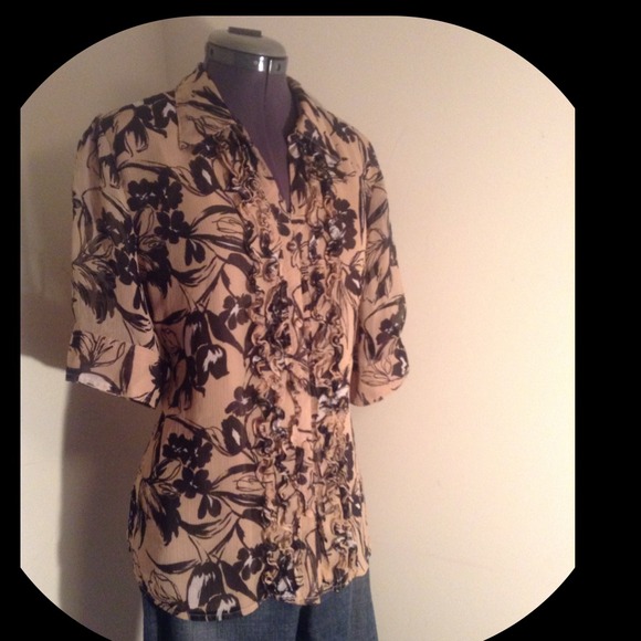 ✨CUTE CASUAL TOP✨ - Picture 1 of 3