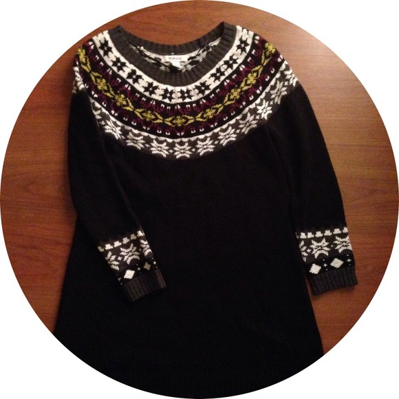 Sweater dress with purple yellow white detail