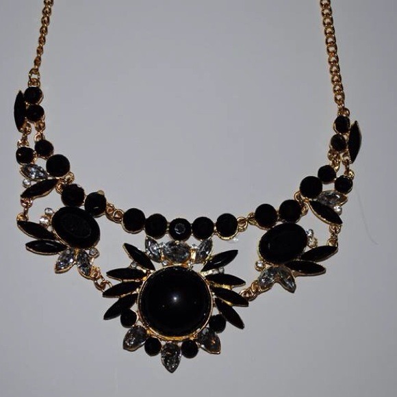 "Bold Black" Fashion Necklace.
