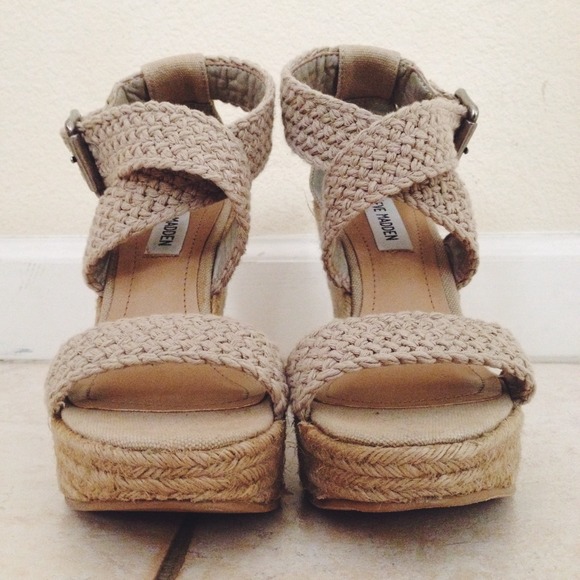 Steve Madden Cream Wedges
