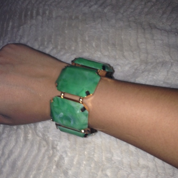 Beautiful gold & mint stoned  bracelet